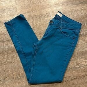 No boundaries, blue straight leg denim jeans, size 11